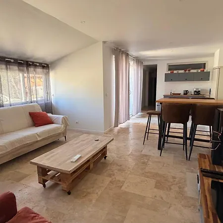 Holiday home Maison Climatisee Proche Centre - 4 Pers. - Fr-1-309-588